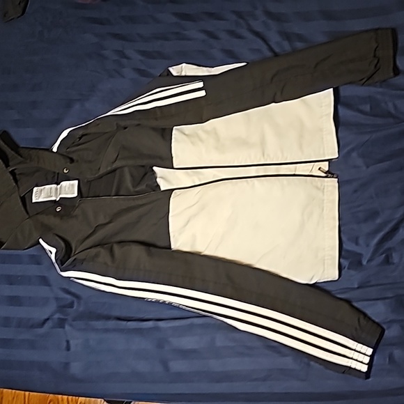 Adidas hoodie & adidas windbreaker both Size Medium. - Picture 4 of 8